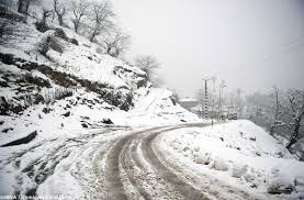 بارش برف در ۱۴ روستای املش