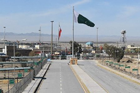 افتتاح مرز تجاری و رسمی ایران و پاکستان