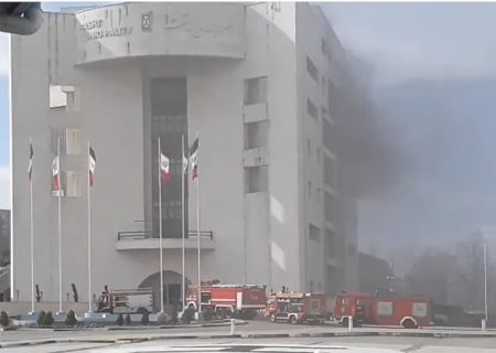 ساختمان مرکزی شهرداری رشت آتش گرفت