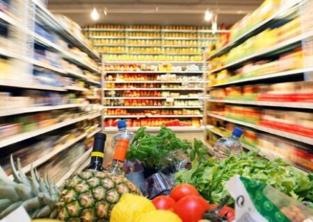 خرید مواد غذایی مردم نصف شد / زنگ خطر سلامت ایرانیان