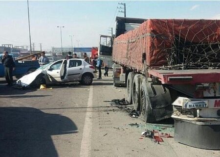 ۵ مصدوم نتیجه تصادف کامیون با خودروی سواری