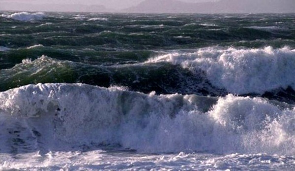 فردا دریای خزر در گیلان طوفانی است