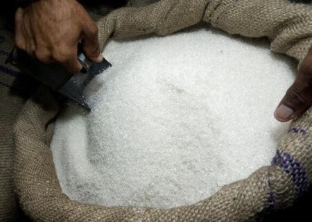 کشف بیش از ۳۳ تن شکر قاچاق در رشت