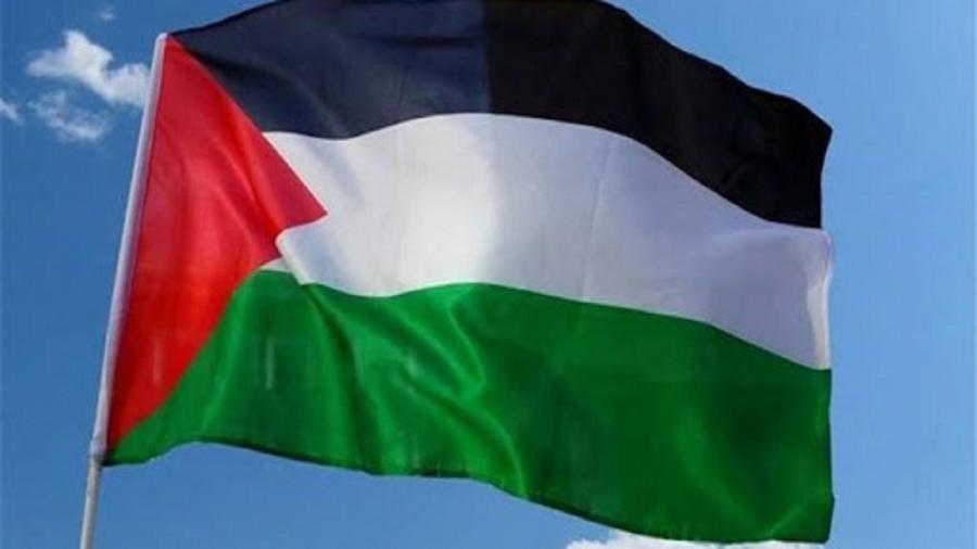 اهتزاز پرچم فلسطین در صبح روز جهانی قدس در میادین شهر های استان گیلان