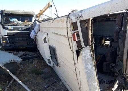 جزییات فوت ۵ سرباز معلم در تصادف امروز اتوبوس و تریلی در یزد