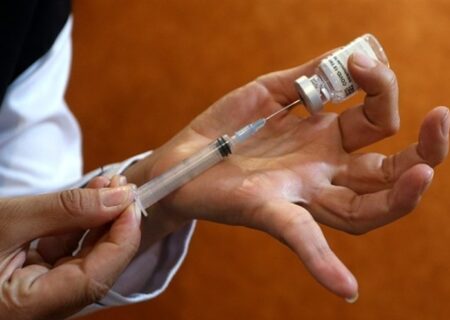 سن تزریق واکسن کرونا ۲ سال کاهش یافت