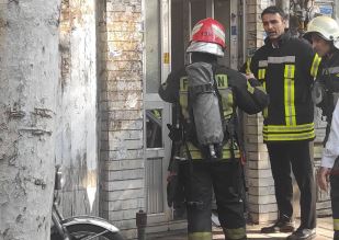 مهار آتش سوزی یک واحد آپارتمانی در رشت