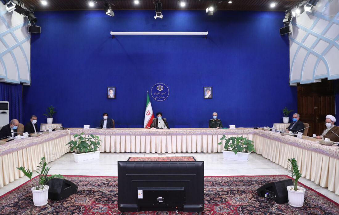 مدارس و دانشگاهها از اول آذر بازگشایی شوند