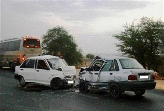 نجات ۶ مصدوم حادثه رانندگی در آستانه اشرفیه