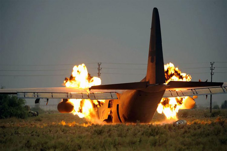 کشیدن سیگار در کابین خلبان باعث سقوط هواپیما و مرگ ۶۶ نفر شده بود