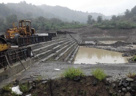 ساخت سد لاستیکی بر روی رودخانه ملاهادی در آستارا