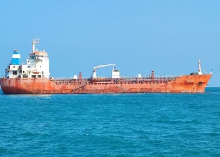 توقیف نفتکش خارجی حامل ۱۱ میلیون لیتر گازوئیل قاچاق در خلیج فارس