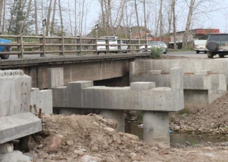 کاهش بار ترافیکی رشت با بهره‌برداری از پل‌های در دست ساخت