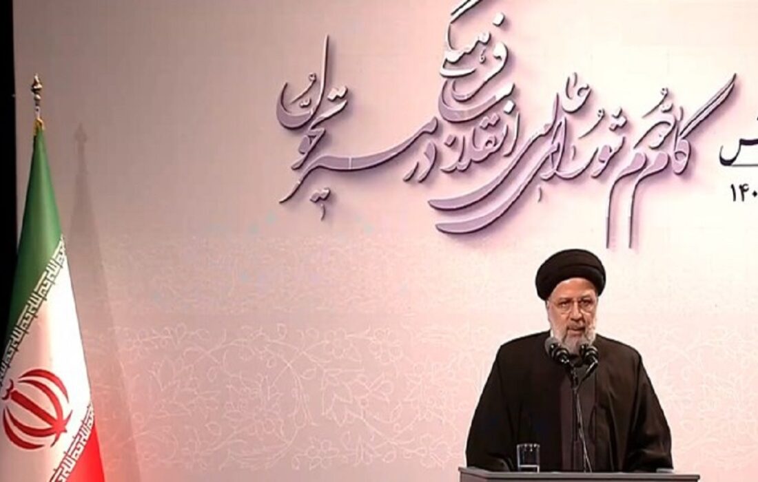 دانشآموزان در کنار آموزش علمی، تحلیل درست سیاسی هم داشته باشند