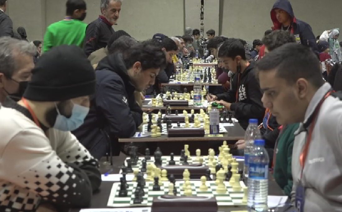 توقف شطرنج بازان خارجی مقابل ورزشکاران ایرانی