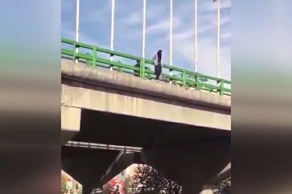 جلوگیری پلیس از خودکشی دختر جوان از روی پل یخسازی رشت