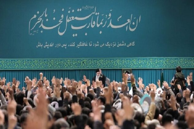 رهبر انقلاب: مردم توقعات به حقی دارند؛ تهدید نرم افزاری دشمن تا امروز بر این ملت کارساز نبوده