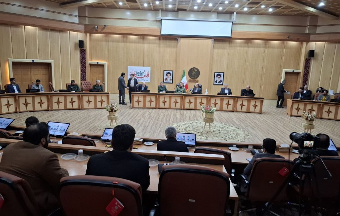 رونمایی از پوستر شعار سال انقلاب در رشت
