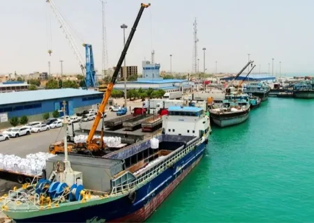 فعالیت تجاری بندر آستارا دوباره از سر گرفته شد