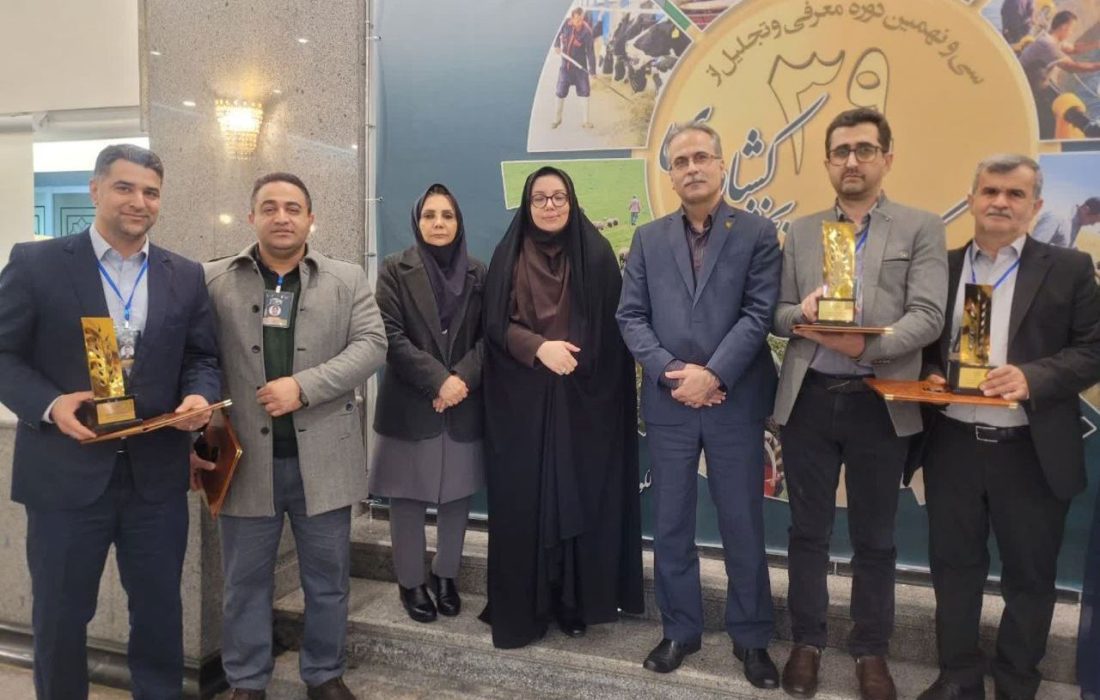 تجلیل از ۲ گیلانی در مراسم تجلیل از برگزیدگان ملی بخش کشاورزی