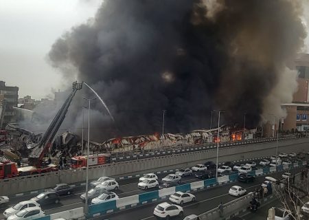 آتش‌سوزی گسترده در بازارچه جنت‌آباد/ حریق مهار شد