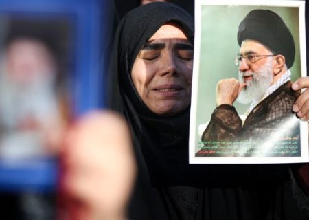 مراسم وداع با پیکر مطهر رهبر شهید انقلاب در مصلی تهران