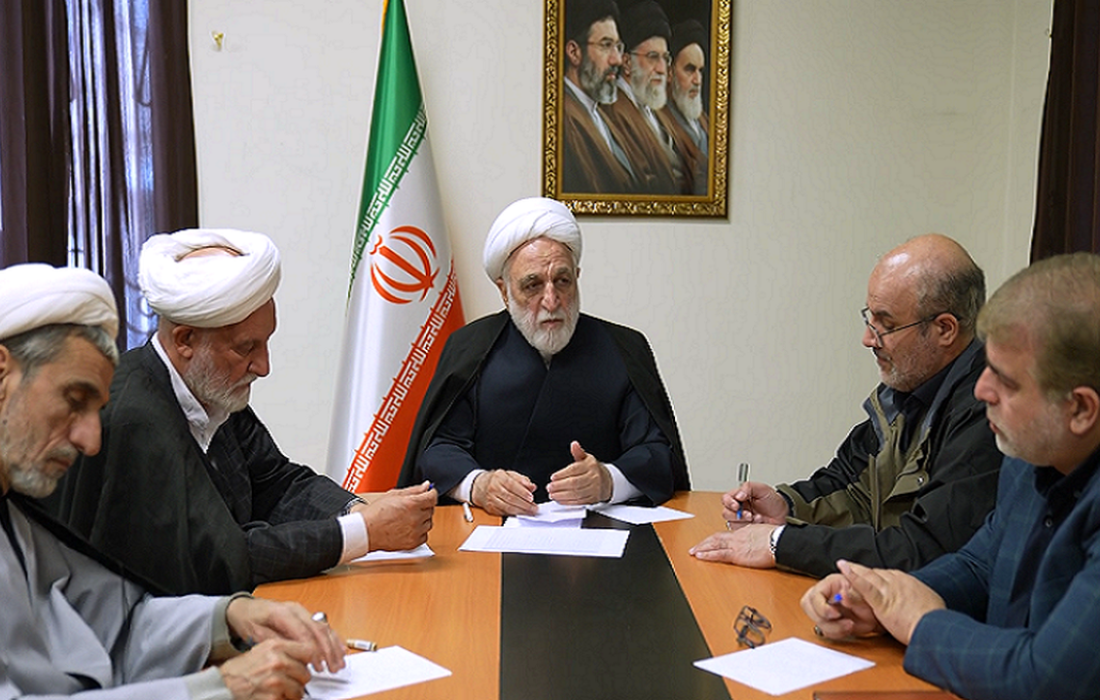 با عناصری که با دشمن همکاری و همراهی کردند، قاطعانه برخورد شود
