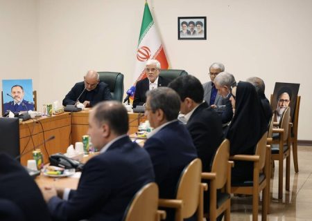عارف: رویکرد دولت از «ارشادی» به «قاطع و تعزیراتی» تغییر کرده است