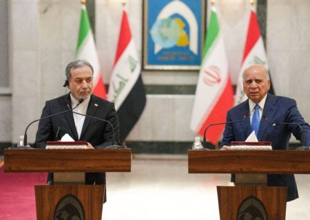 عراقچی: دخالت در مدیریت ایران بر تنگه هرمز تنش‌ها را تشدید می‌کند