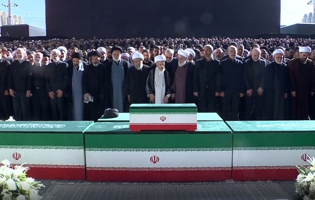 اقامه نماز بر پیکر مطهر مجاهد شهید امام خامنهای