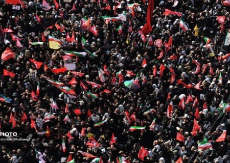 آغاز مراسم تشییع پیکر رهبر شهید انقلاب در قم
